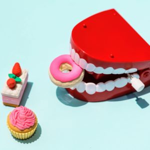 REDUCE_SUGAR_IN_YOUR_DIET_AND_SAVE_YOUR_TEETH_IN_5_EASY_WAYS